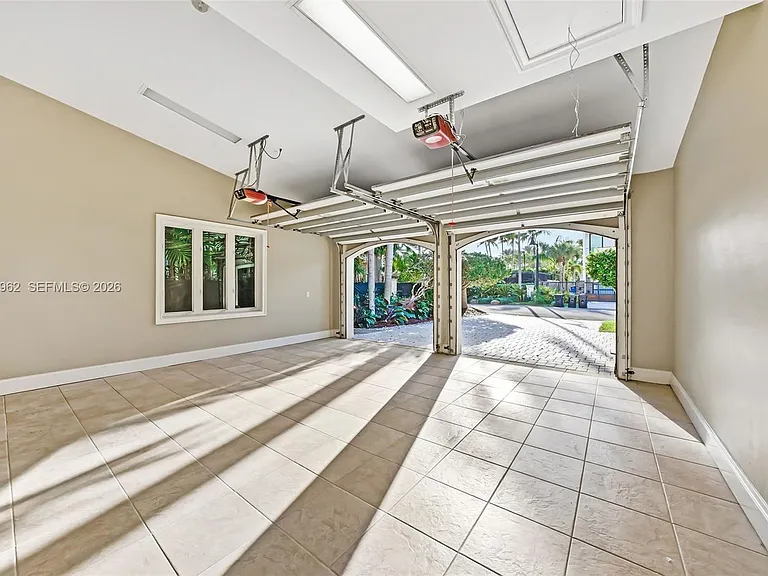 628 Coral Way — Photo 47