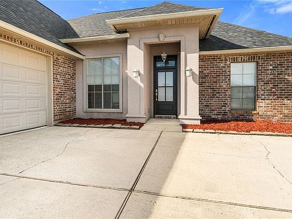 3rd image of 114 Gloria Ct
