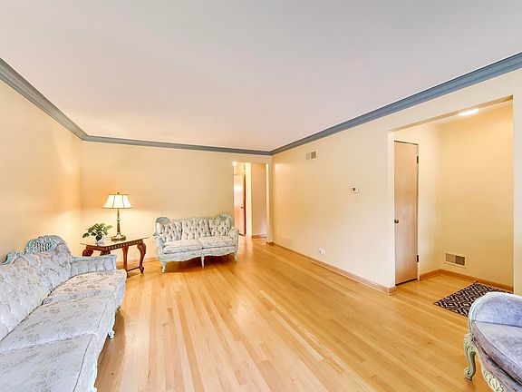 4th image of 5341 Fair Elms Ave