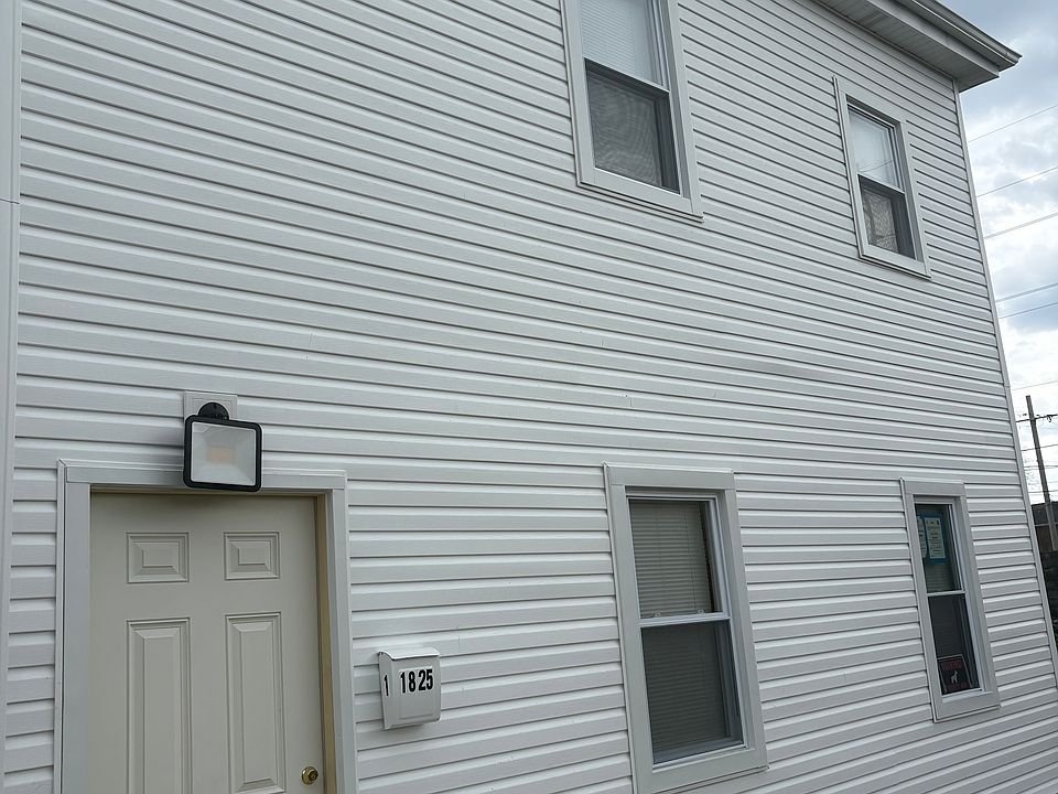 2nd image of 1825 Connecticut St Unit 1