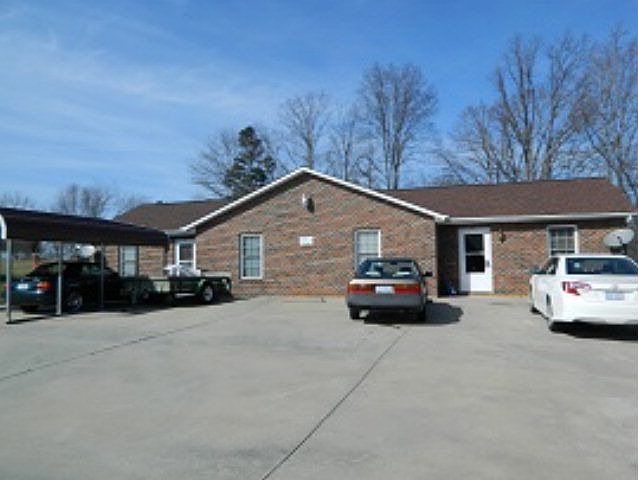 2nd image of 221 Morrisfield Ln