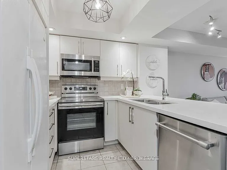 15 Northtown Way #1517 — Photo 5