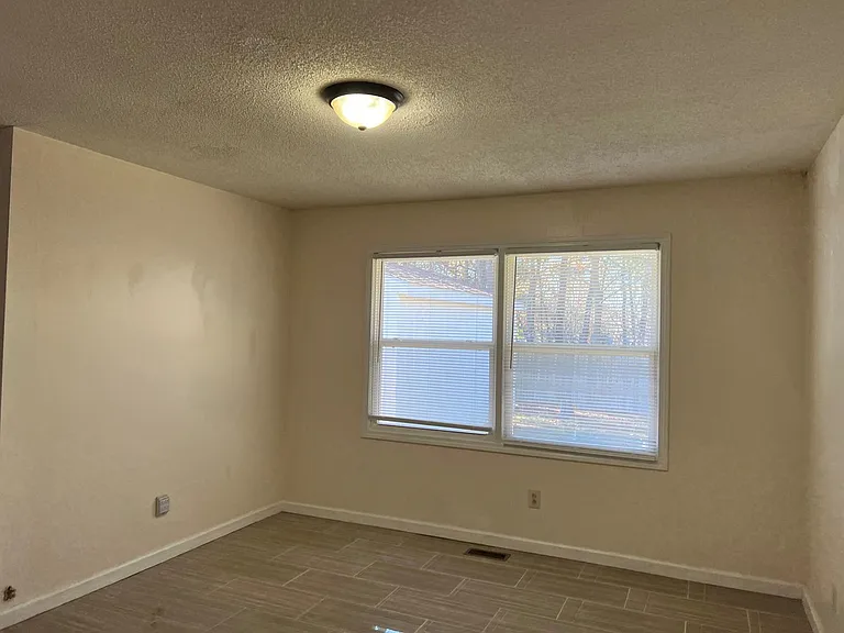 2014 Cedar Point Cir — Photo 3