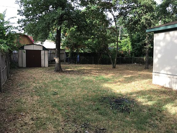 3rd image of 4408 Bradley Ln
