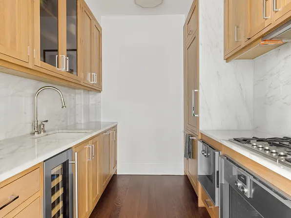 30 Park Place image 5 of 11