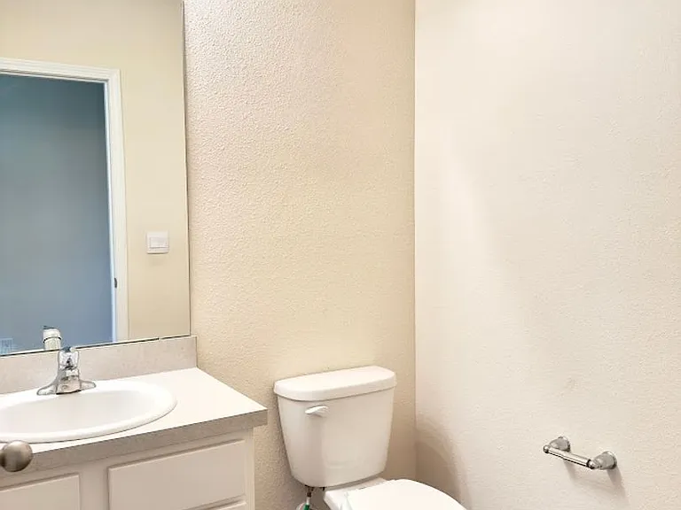 124 Teakwood Dr — Photo 3