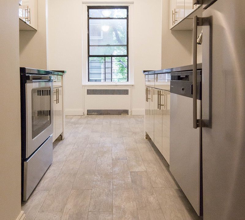 1st image of 200 E 18th St APT 6A
