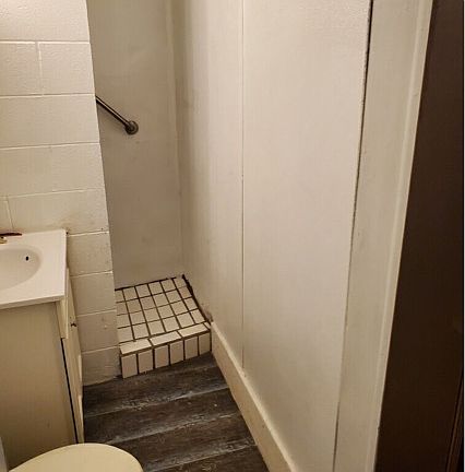 2nd image of 410 W Freeman St #4
