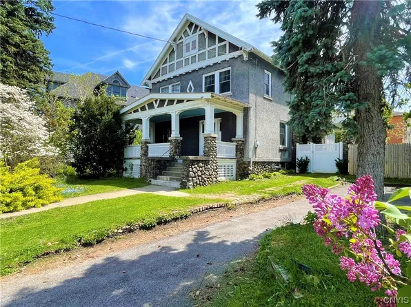 2003 Whitesboro St, Utica, NY 13502