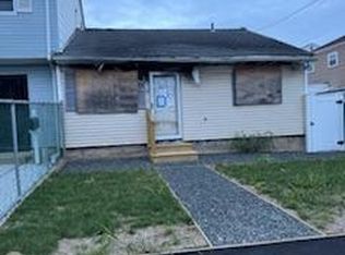 39 Mercer St, Carteret, NJ 07008