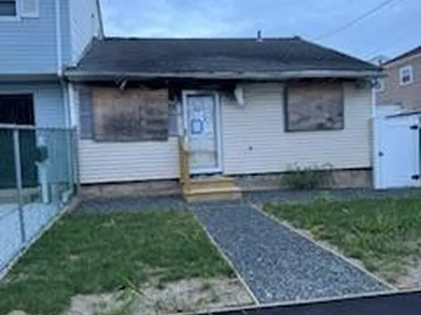 39 Mercer St, Carteret, NJ 07008