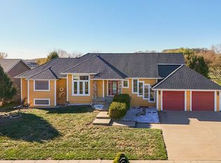 1213 Signal Lake Ct, Baldwin City, KS 66006