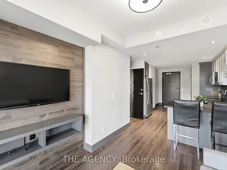 330 Phillip St — Photo 12