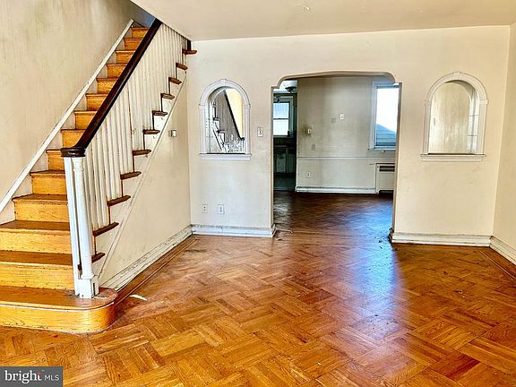 3rd image of 6054 E ROOSEVELT BOULEVARD