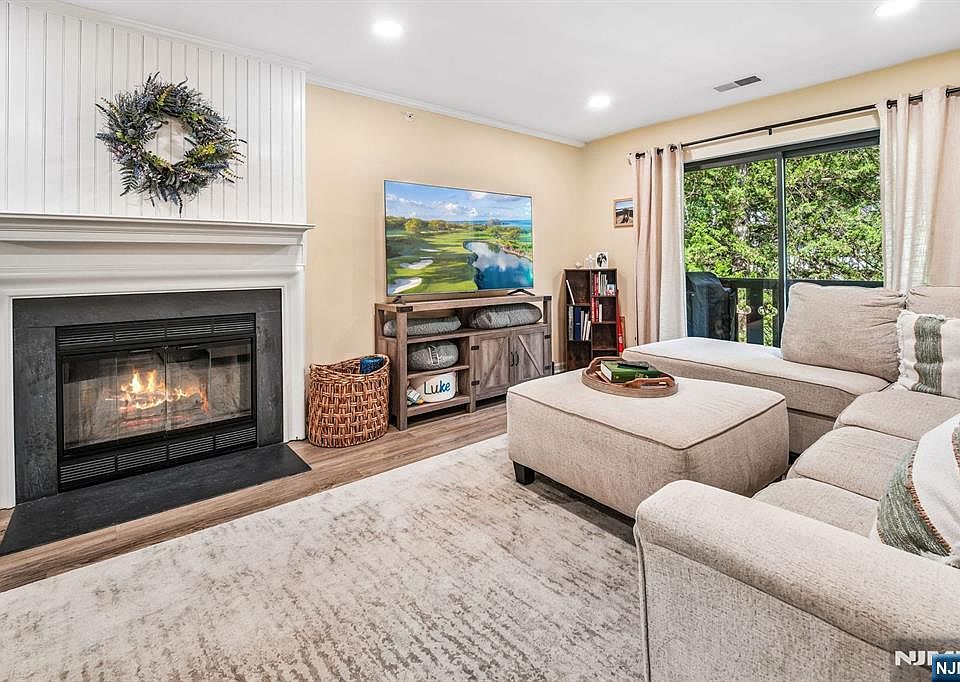 1st image of 705 Thoreau Ct