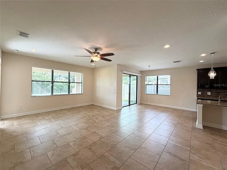 19522 Whispering Brook Dr — Photo 11