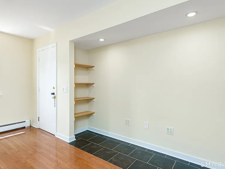 54 Willieb St #B — Photo 4