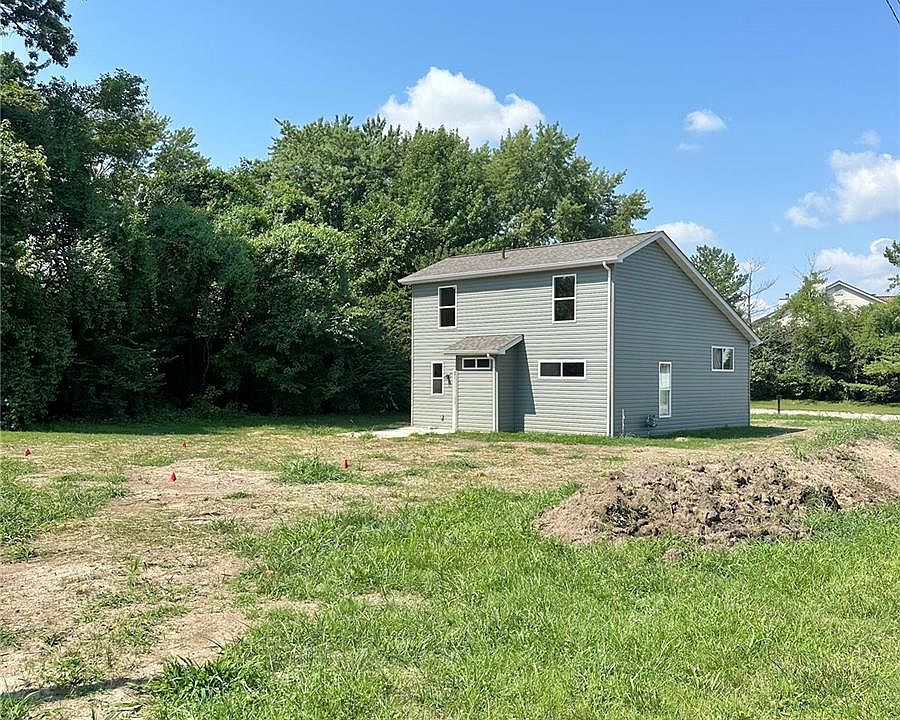 2nd image of 204 Oulvey Dr