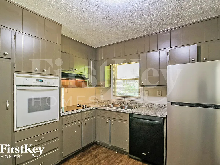 3966 Emerald North Dr — Photo 10