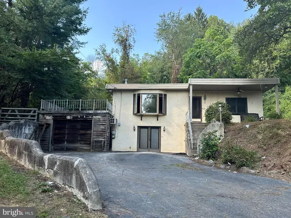 305 Crozerville Rd, Aston, PA 19014