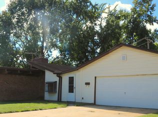 1590 Charbonier Rd, Florissant, MO 63031