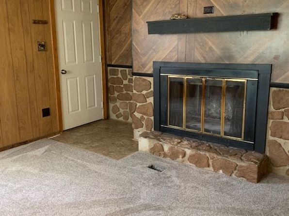 752 Logan Rd, New Stanton, PA 15672