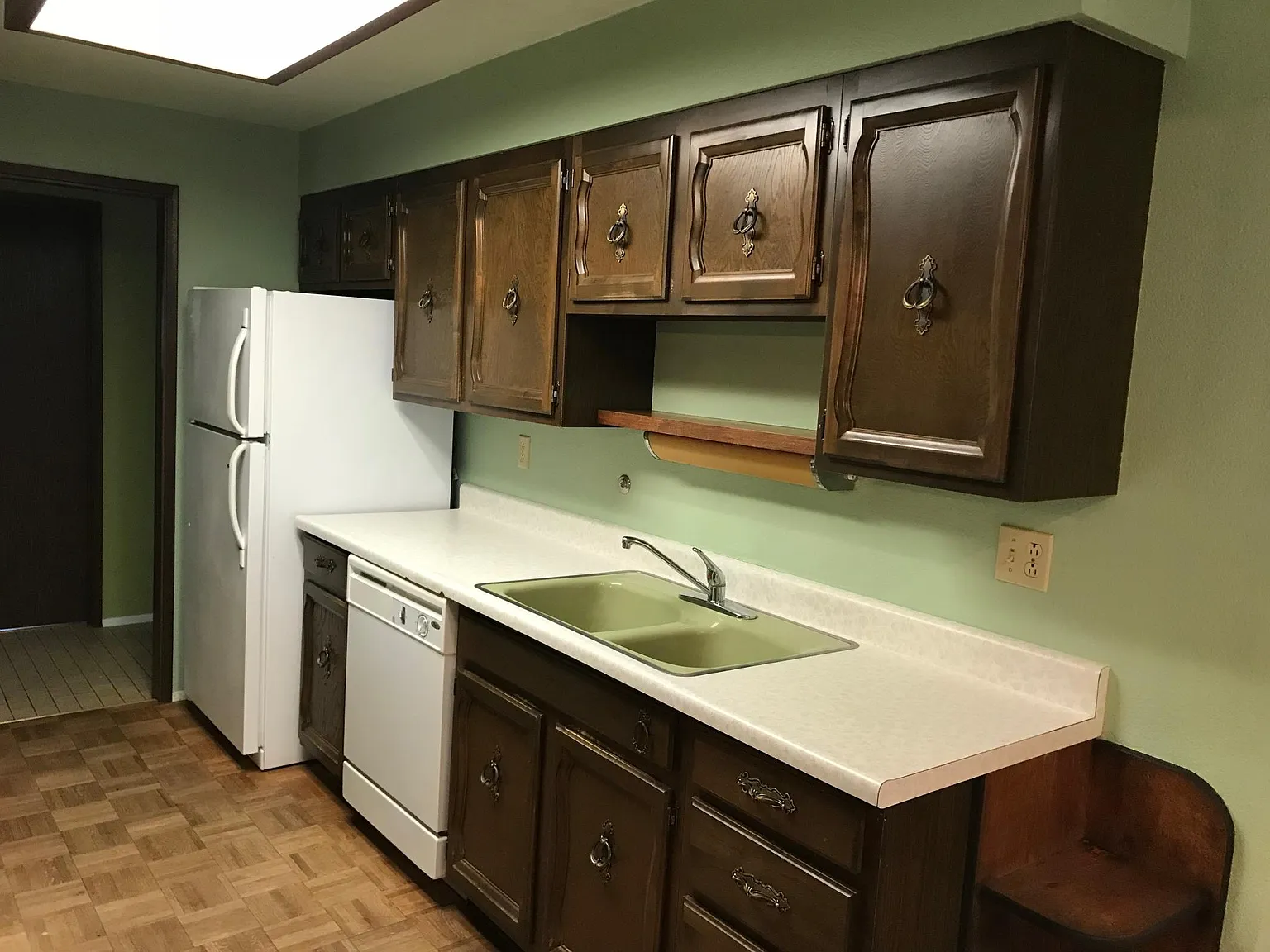 4 bed, 2220 sqft, $4,950 — Photo 3