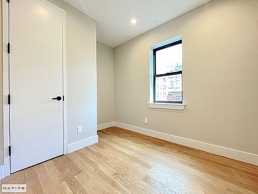 4th image of 2771 Reservoir Ave #3R
