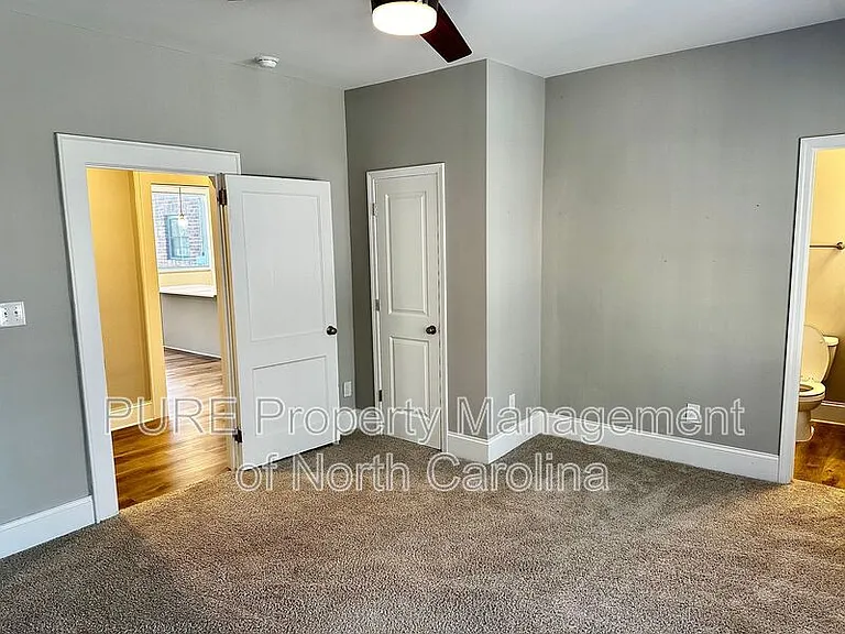 708 Union St S — Photo 17