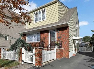 45 Anderson Ave, Wallington, NJ 07057