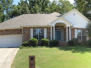211 Cherrybark Dr, Little Rock, AR 72211