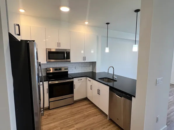 430 Cliff St, Fairview, NJ