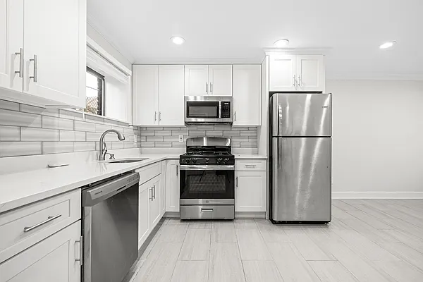 Rented by SERHANT. | media 4