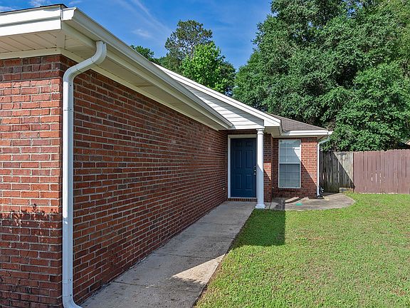 2nd image of 824 Cottage Ln