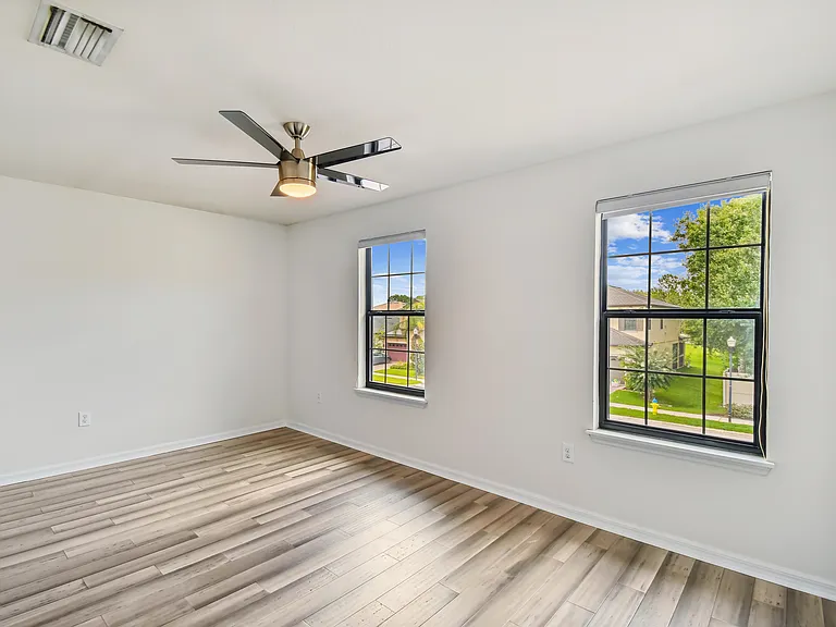 11027 Tahiti Isle Ln — Photo 30