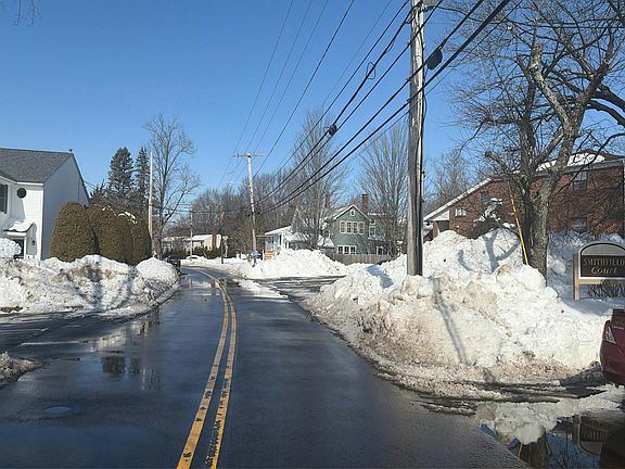 4th image of 565 Smithfield Rd APT C9