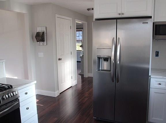 4th image of 38 Birch Glen Ave