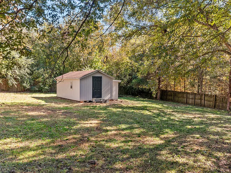 316 Bowen St — Photo 3