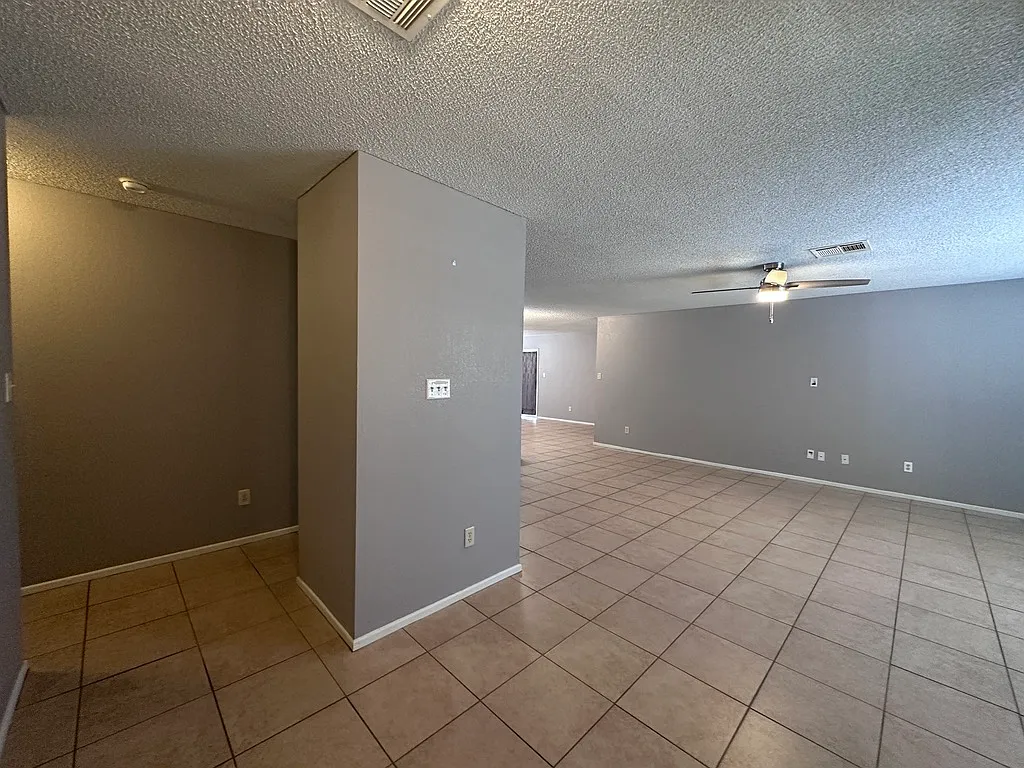 3 bed, 1586 sqft, $1,950 — Photo 2