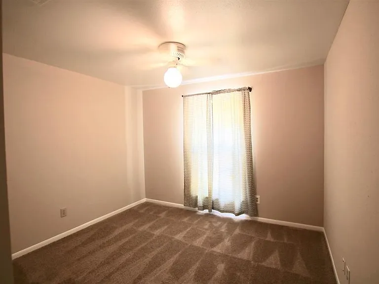 7862 Split Oak Dr — Photo 10