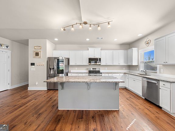 2nd image of 529 N Point Cir