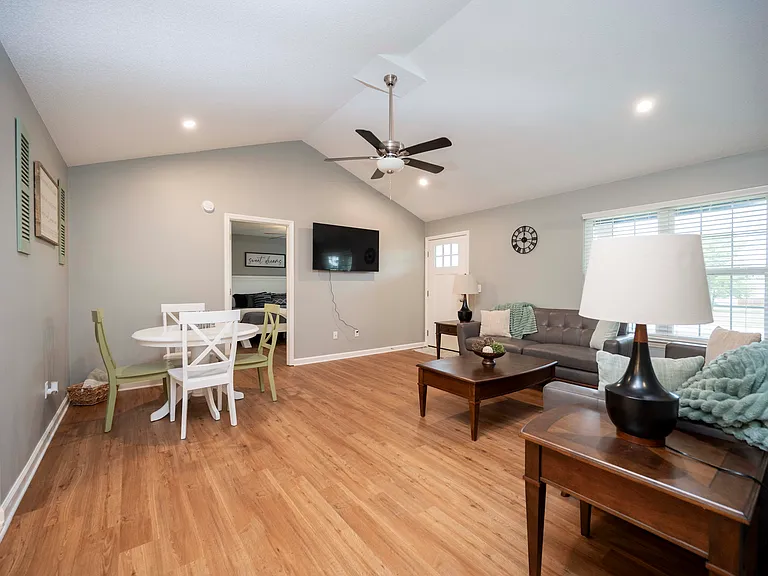 202 Caribou Trl — Photo 5