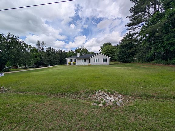 3rd image of 355 Scenic Ln
