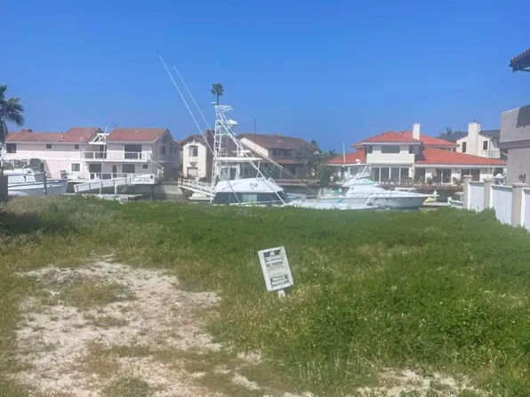 2121 Peninsula Rd, Oxnard, CA 93035