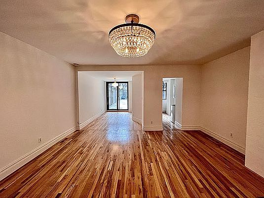 2nd image of 14 W 120th St