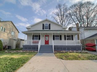 30579 Island Dr, Gibraltar, MI 48173