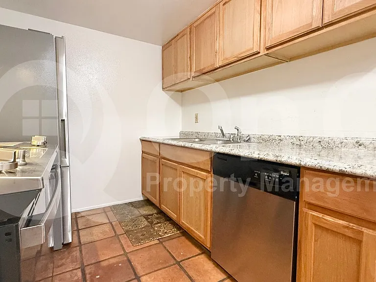 4604 E Riverside St — Photo 4