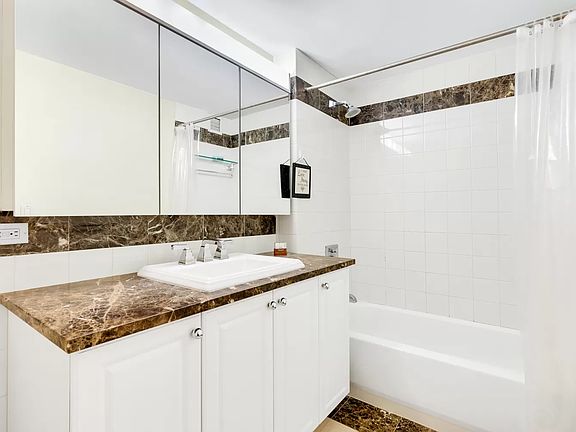4th image of 455 Main St APT 16E