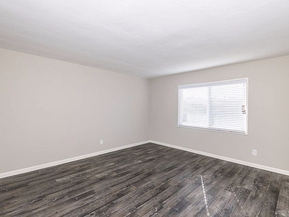 4th image of 901 Manhattan Ave APT 8