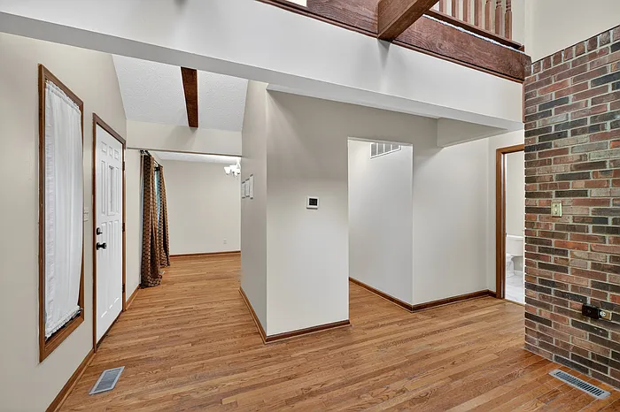 4631 Graceland Ave — Photo 5